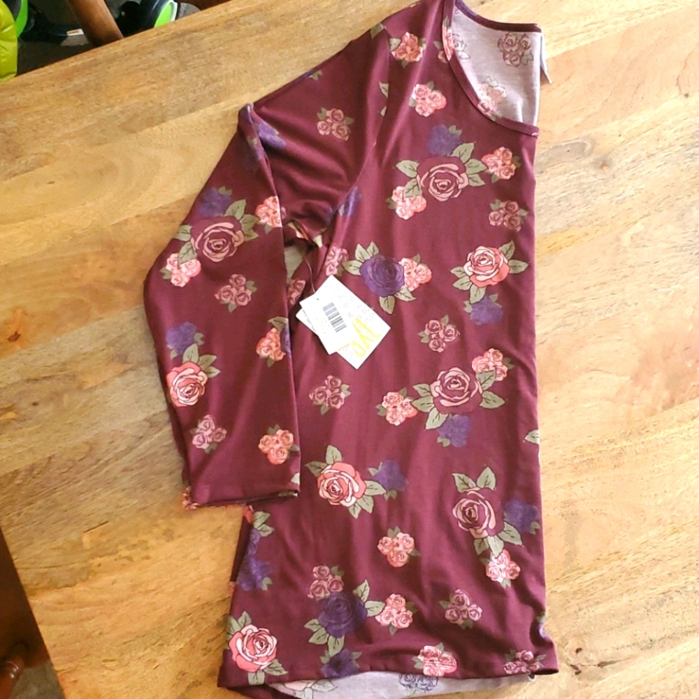 LuLaRoe dusty rose Lynnae shirt